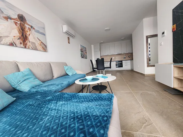 One-Bedroom Apartment 53 m² with Terrace and City & Sea View — Bečići — photo 4